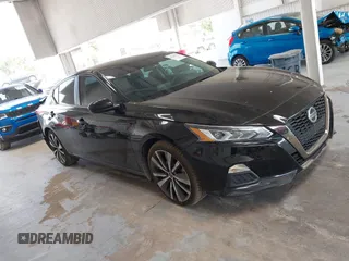 2019 Nissan Altima SR with VIN 1N4BL4CV4KC100348, listed as a IAAI auction lot 42116372 with 178,495 mi miles and . Bid and sale history available at carsss.com. Image 12.