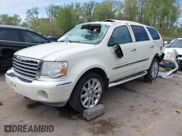2008 Chrysler Aspen Limited z VIN 1A8HW58298F133880, wystawiony jako IAAI lot #42022051 z przebiegiem 239 008 mil mil oraz . Historia ofert i sprzedaży dostępna na DreamBid. Obrazek 2.