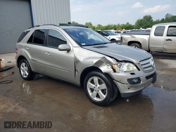 2006 Mercedes-Benz M 500 z VIN 4JGBB75E86A099990, wystawiony jako Copart lot #59701535 z przebiegiem 124 572 mil mil oraz Szkoda całkowita • Salvage title. Historia ofert i sprzedaży dostępna na DreamBid. Obrazek 4.