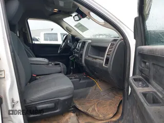 2015 Ram 2500 Tradesman z VIN 3C6TR5H29FG558981, wystawiony jako IAAI lot #41944923 z przebiegiem 262 459 mil mil oraz . Historia ofert i sprzedaży dostępna na DreamBid. Obrazek 5.