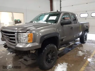 2013 GMC Sierra 1500 SLE with VIN 1GTR2VE70DZ136280, listed as a IAAI auction lot 41009294 with 178,601 mi miles. Bid and sale history available at carsss.com. Image 17.