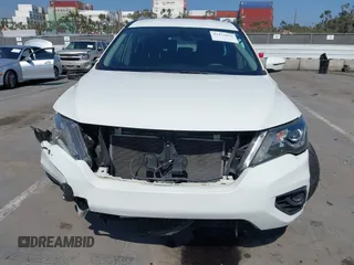 2018 Nissan Pathfinder S z VIN 5N1DR2MN1JC658317, wystawiony jako IAAI lot #42470838 z przebiegiem 54 743 mil mil oraz . Historia ofert i sprzedaży dostępna na DreamBid. Obrazek 13.