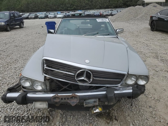 1982 Mercedes-Benz 380 SL z VIN WDBBA45A0CB014230, wystawiony jako Copart lot #71148724 z przebiegiem 133 903 mil mil oraz Nie do naprawy • Non repairable. Historia ofert i sprzedaży dostępna na DreamBid. Obrazek 5.