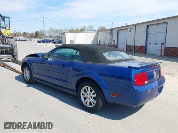 2008 Ford Mustang Deluxe with VIN 1ZVHT84N685193538, listed as a IAAI auction lot 41900065 with 132,208 mi miles and . Bid and sale history available at carsss.com. Image 3.