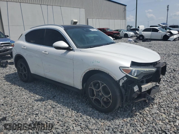 2018 Alfa Romeo Stelvio Ti z VIN ZASFAKBN8J7B79495, wystawiony jako Copart lot #55599025 z przebiegiem 143 606 mil mil oraz Szkoda całkowita • Salvage title. Historia ofert i sprzedaży dostępna na DreamBid. Obrazek 4.