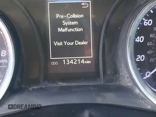 2018 Toyota Camry LE z VIN 4T1B11HK9JU583160, wystawiony jako IAAI lot #41707215 z przebiegiem 134 214 mil mil oraz . Historia ofert i sprzedaży dostępna na DreamBid. Obrazek 16.