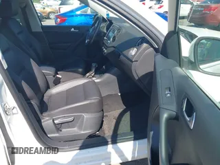 2012 Volkswagen Tiguan SE с VIN WVGBV7AX7CW527271, выставлен на аукционе IAAI как лот 42594294 с пробегом 147 594 миль миль и . История ставок и продаж доступна на DreamBid. Изображение 5.