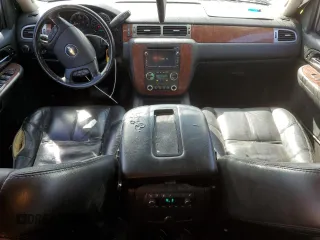 2007 Chevrolet Tahoe LTZ с VIN 1GNFK13077R212834, выставлен на аукционе Copart как лот 55118685 с пробегом 118 440 миль миль и Списание • Salvage title. История ставок и продаж доступна на DreamBid. Изображение 8.