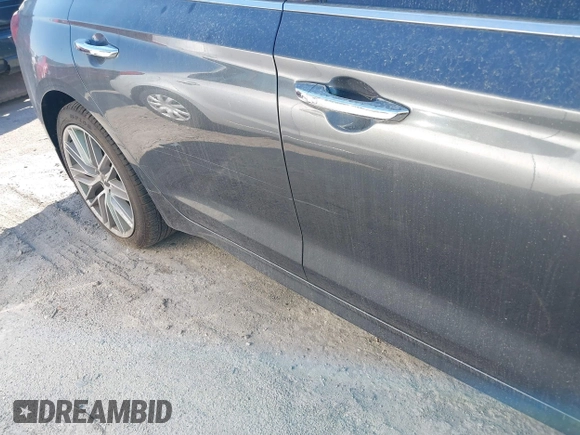2020 Genesis G70 2.0T z VIN KMTG64LA6LU059951, wystawiony jako IAAI lot #41683671 z przebiegiem 43 852 mil mil oraz . Historia ofert i sprzedaży dostępna na DreamBid. Obrazek 17.