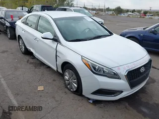 2016 Hyundai Sonata SE with VIN KMHE24L15GA037265, listed as a IAAI auction lot 40752675 with Not Provided miles and . Bid and sale history available at carsss.com. Image 1.