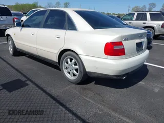 1998 Audi A4 с VIN WAUDD28D0WA185367, выставлен на аукционе IAAI как лот 41907424 с пробегом Не указан миль и . История ставок и продаж доступна на DreamBid. Изображение 3.