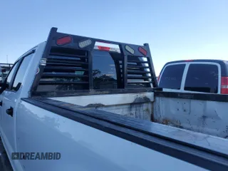2018 Ford F-250 XL with VIN 1FT7W2BT1JEB88967, listed as a IAAI auction lot 42743495 with 215,105 mi miles and . Bid and sale history available at DreamBid. Image 5.