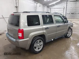 2008 Jeep Patriot Sport with VIN 1J8FT28WX8D549644, listed as a IAAI auction lot 41919125 with 125,859 mi miles. Bid and sale history available at carsss.com. Image 4.