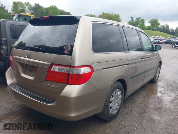 2005 Honda Odyssey LX with VIN 5FNRL382X5B116840, listed as a IAAI auction lot 42070477 with 268,898 mi miles. Bid and sale history available at carsss.com. Image 4.