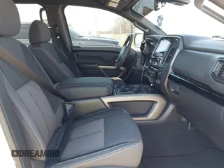 2024 Nissan Titan Pro-4X with VIN 1N6AA1EDXRN113731, listed as a IAAI auction lot 41821782 with 986 mi miles and . Bid and sale history available at DreamBid. Image 5.