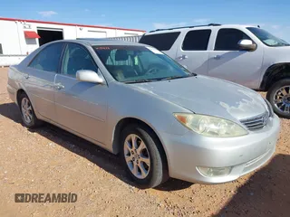 2005 Toyota Camry LE z VIN 4T1BE30K75U433887, wystawiony jako IAAI lot #42058089 z przebiegiem 233 050 mil mil oraz . Historia ofert i sprzedaży dostępna na DreamBid. Obrazek 1.