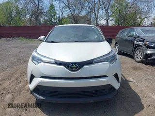 2018 Toyota C-HR XLE z VIN NMTKHMBX2JR026180, wystawiony jako IAAI lot #42156129 z przebiegiem 77 795 mil mil oraz . Historia ofert i sprzedaży dostępna na DreamBid. Obrazek 12.