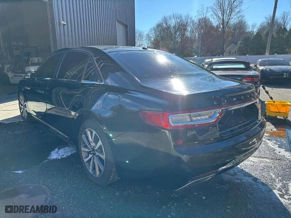 2017 Lincoln Continental Livery with VIN 1LN6L9UK9H5617828, listed as a Copart auction lot 42710185 with 236,983 mi miles and Clean Title. Bid and sale history available at carsss.com. Image 3.