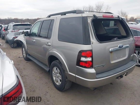 2008 Ford Explorer XLT z VIN 1FMEU73E78UB29010, wystawiony jako IAAI lot #40871239 z przebiegiem 216 448 mil mil oraz . Historia ofert i sprzedaży dostępna na DreamBid. Obrazek 3.