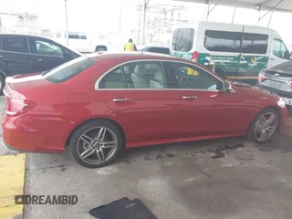 2019 Mercedes-Benz E 300 z VIN WDDZF4KB3KA489637, wystawiony jako IAAI lot #42053019 z przebiegiem 106 779 mil mil oraz . Historia ofert i sprzedaży dostępna na DreamBid. Obrazek 14.