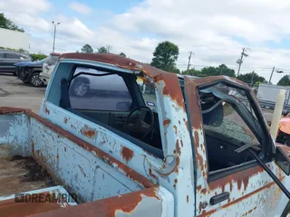 1991 Chevrolet Colorado 1LT z VIN 1GCCS14E7M8105645, wystawiony jako IAAI lot #42379685 z przebiegiem 106 778 mil mil oraz . Historia ofert i sprzedaży dostępna na DreamBid. Obrazek 12.