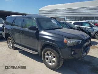 2019 Toyota 4Runner SR5 с VIN JTEBU5JR8K5648338, выставлен на аукционе IAAI как лот 42016610 с пробегом 149 930 миль миль и . История ставок и продаж доступна на DreamBid. Изображение 1.