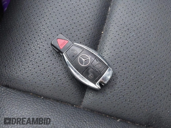 2015 Mercedes-Benz GLK 350 с VIN WDCGG8JB0FG350571, выставлен на аукционе IAAI как лот 42154752 с пробегом 177 959 миль миль и . История ставок и продаж доступна на DreamBid. Изображение 11.