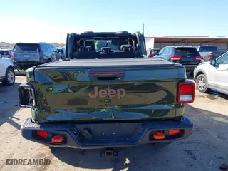 2022 Jeep Gladiator Mojave with VIN 1C6JJTEG5NL110886, listed as a IAAI auction lot 41410576 with 44,307 mi miles. Bid and sale history available at carsss.com. Image 17.