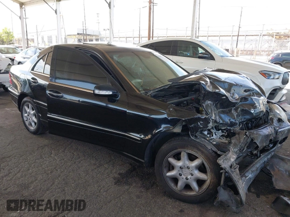 2004 Mercedes-Benz C 320 z VIN WDBRF64JX4F522423, wystawiony jako IAAI lot #42287731 z przebiegiem Nie podano mil oraz . Historia ofert i sprzedaży dostępna na DreamBid. Obrazek 1.