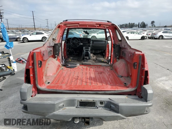 2002 Chevrolet Avalanche with VIN 3GNEC13T52G282702, listed as a Copart auction lot 62172665 with 184,024 mi miles and Salvage title. Bid and sale history available at DreamBid. Image 6.