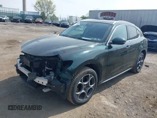 2018 Alfa Romeo Stelvio z VIN ZASFAKAN7J7B99545, wystawiony jako IAAI lot #42117271 z przebiegiem 49 368 mil mil oraz . Historia ofert i sprzedaży dostępna na DreamBid. Obrazek 2.