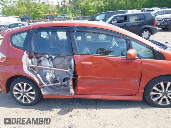 2012 Honda Fit Sport with VIN JHMGE8H55CC006277, listed as a IAAI auction lot 42210793 with 217,068 mi miles and . Bid and sale history available at DreamBid. Image 6.