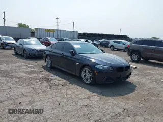2012 BMW 5 Series 535i xDrive z VIN WBAFU7C58CDU60306, wystawiony jako IAAI lot #42399106 z przebiegiem 99 954 mil mil oraz . Historia ofert i sprzedaży dostępna na DreamBid. Obrazek 1.