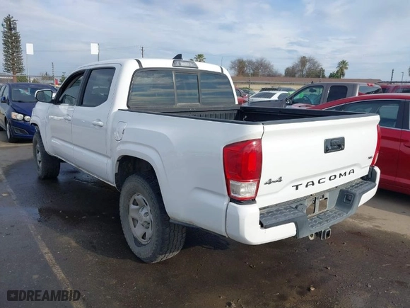 2017 Toyota Tacoma SR5 with VIN 3TMCZ5AN0HM113840, listed as a IAAI auction lot 41640481 with 159,609 mi miles. Bid and sale history available at carsss.com. Image 3.