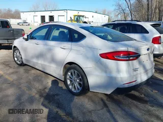 2020 Ford Fusion SE с VIN 3FA6P0HD1LR122177, выставлен на аукционе IAAI как лот 41749652 с пробегом 54 365 миль миль и . История ставок и продаж доступна на DreamBid. Изображение 3.