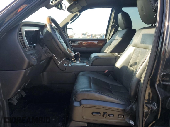 2011 Lincoln Navigator z VIN 5LMJJ2H54BEJ04714, wystawiony jako Copart lot #83490764 z przebiegiem 82 685 mil mil oraz Szkoda całkowita • Salvage title. Historia ofert i sprzedaży dostępna na DreamBid. Obrazek 7.