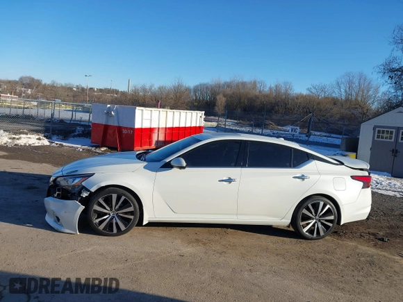 2020 Nissan Altima Platinum with VIN 1N4BL4FV3LN304396, listed as a IAAI auction lot 41441448 with 105,664 mi miles and . Bid and sale history available at carsss.com. Image 14.