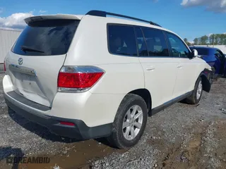 2013 Toyota Highlander with VIN 5TDZK3EH6DS127887, listed as a IAAI auction lot 40918744 with 200,755 mi miles. Bid and sale history available at carsss.com. Image 4.