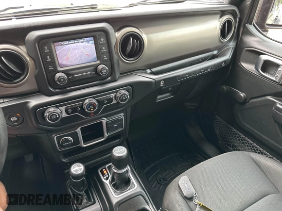 2018 Jeep Wrangler Unlimited Sport S with VIN 1C4HJXDN8JW260675, listed as a IAAI auction lot 42748800 with 179,100 mi miles and . Bid and sale history available at DreamBid. Image 6.