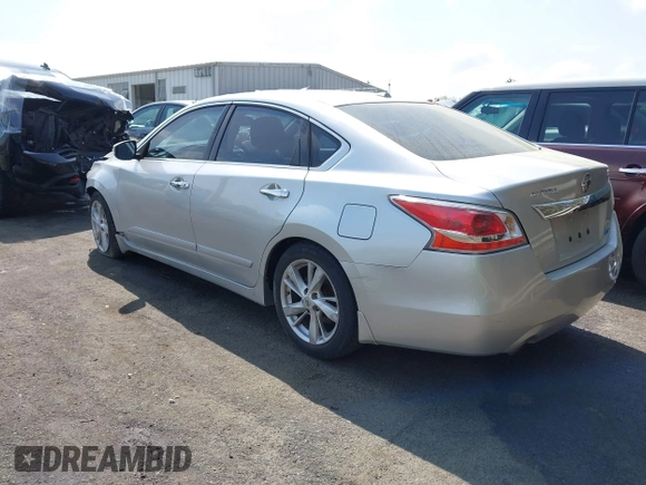 2014 Nissan Altima 2.5 S with VIN 1N4AL3AP1EC418216, listed as a IAAI auction lot 41935561 with 124,488 mi miles. Bid and sale history available at carsss.com. Image 3.