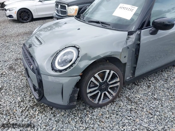 2023 MINI Hardtop 4 Door Cooper S with VIN WMW53DK06P2T05743, listed as a IAAI auction lot 41921232 with 12,017 mi miles. Bid and sale history available at carsss.com. Image 6.