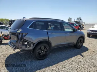 2021 Honda Pilot Special Edition with VIN 5FNYF6H28MB023432, listed as a Copart auction lot 55841035 with 61,203 mi miles and Salvage title. Bid and sale history available at DreamBid. Image 3.