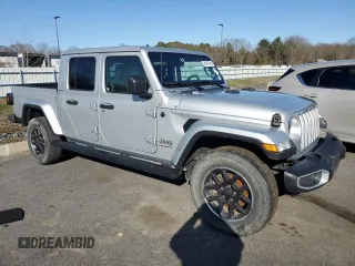 2023 Jeep Gladiator Overland z VIN 1C6HJTFG7PL531752, wystawiony jako Copart lot #52605025 z przebiegiem 55 483 mil mil oraz Czysty tytuł • Clean title. Historia ofert i sprzedaży dostępna na DreamBid. Obrazek 4.