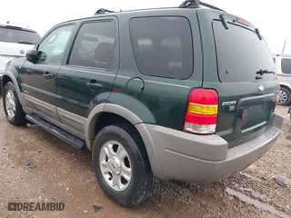2002 Ford Escape XLT Choice with VIN 1FMYU03122KD02307, listed as a IAAI auction lot 41796242 with 1 mi miles. Bid and sale history available at carsss.com. Image 3.