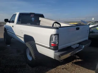 1995 Dodge 2500 with VIN 1B7KF26C9SS304696, listed as a Copart auction lot 76398944 with 217,725 mi miles and Salvage Title. Bid and sale history available at carsss.com. Image 2.