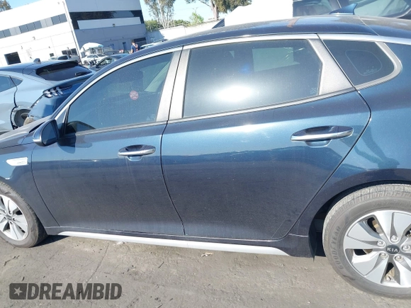 2018 Kia Optima Hybrid Premium with VIN KNAGT4LE9J5023217, listed as a IAAI auction lot 41901781 with 113,196 mi miles. Bid and sale history available at carsss.com. Image 14.