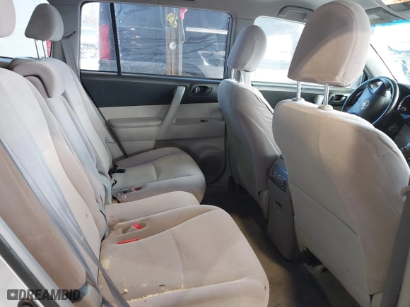 2009 Toyota Highlander with VIN JTEES41AX92141184, listed as a IAAI auction lot 41397140 with 263,056 mi miles. Bid and sale history available at carsss.com. Image 8.