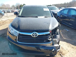2015 Toyota Highlander LE with VIN 5TDBKRFH0FS210916, listed as a IAAI auction lot 41695145 with 123,236 mi miles. Bid and sale history available at carsss.com. Image 12.
