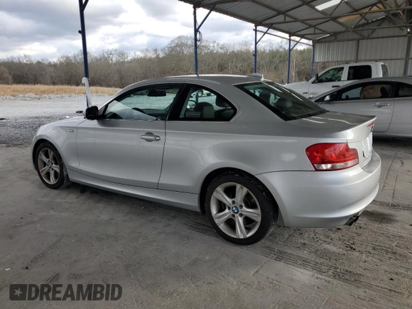 2013 BMW 1 Series 128i with VIN WBAUP7C51DVP24864, listed as a Copart auction lot 86905314 with 136,975 mi miles and Salvage Title. Bid and sale history available at carsss.com. Image 2.