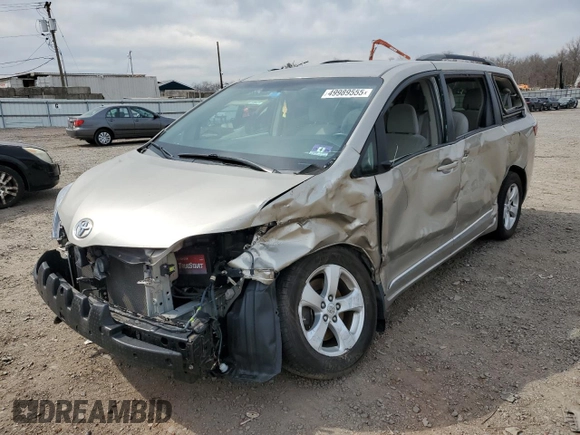 2017 Toyota Sienna LE Auto Access Seat with VIN 5TDKZ3DCXHS782353, listed as a Copart auction lot 49989555 with 102,129 mi miles and Salvage Title. Bid and sale history available at carsss.com. Image 1.